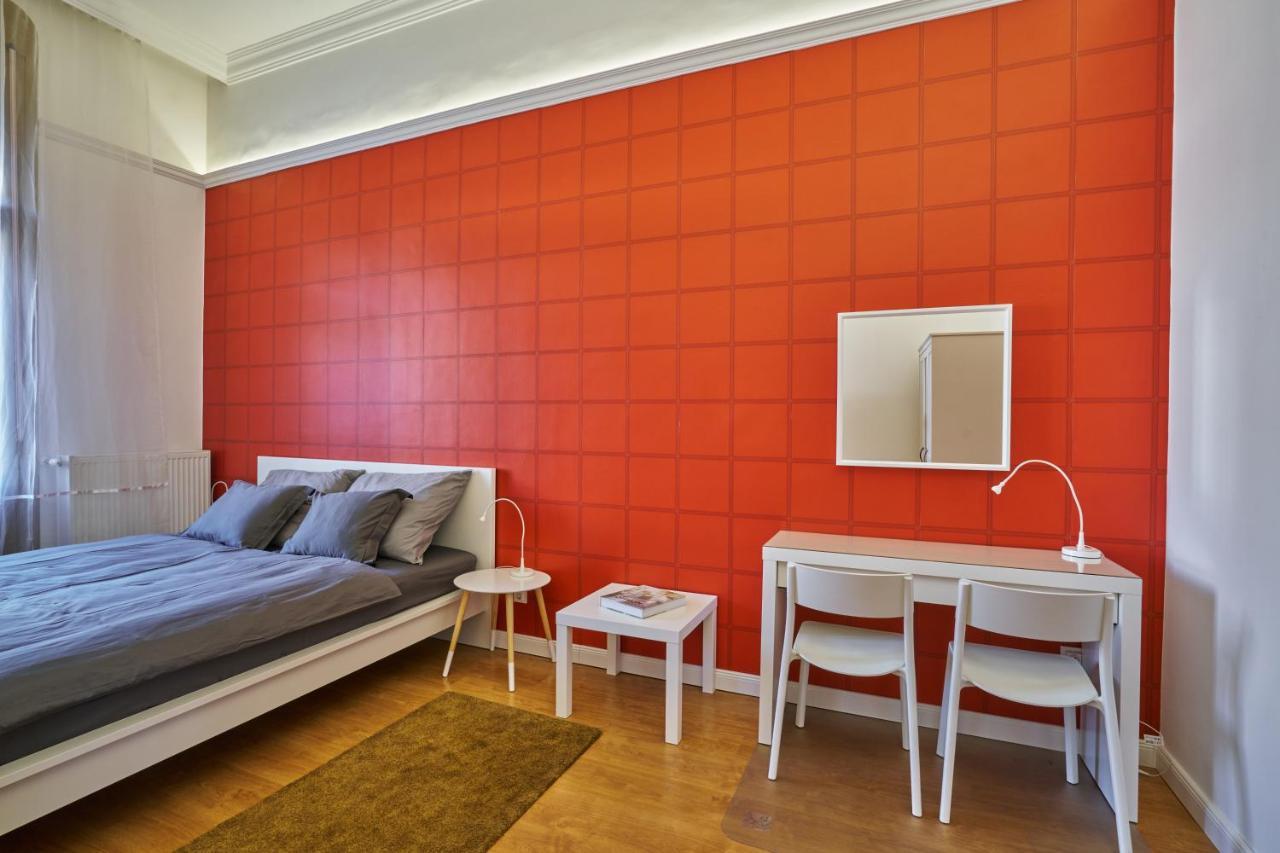 Nanirol Apartment At Gellert Bath Budapest Eksteriør billede